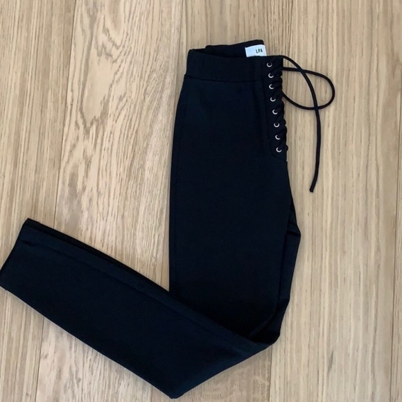 LCA Pant 26 Lace-Up Leggings 🌜 - Picture 5 of 7